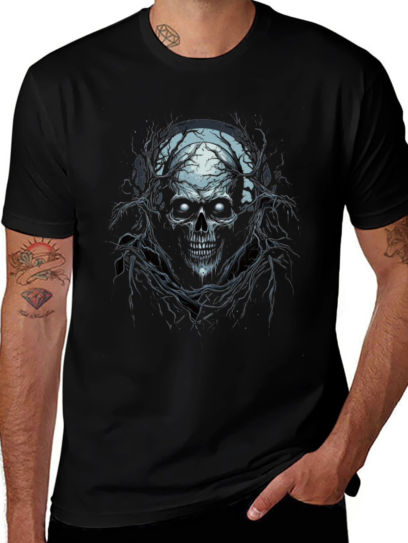 Skull Graphic Tee - Dark & Edgy Design