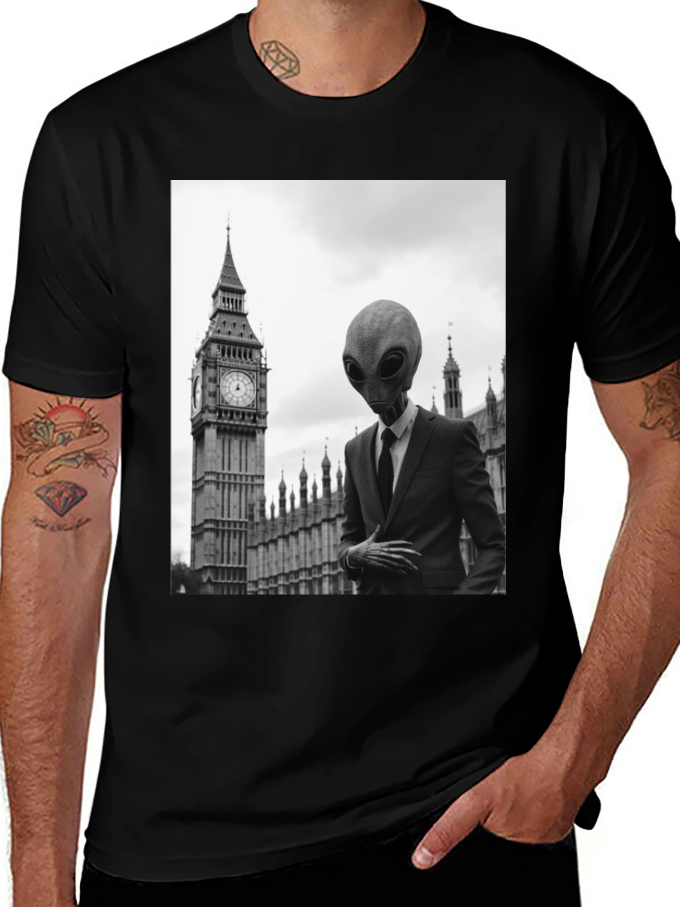 Alien in London T-Shirt - Mens Graphic Tee
